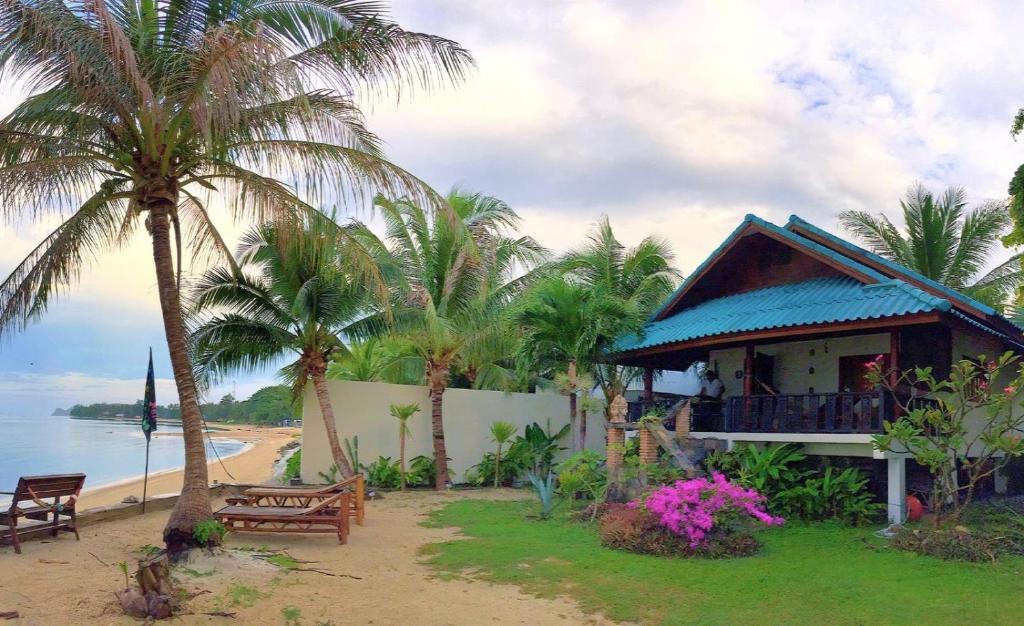 Three rare & private front beach villas – Koh Phangan